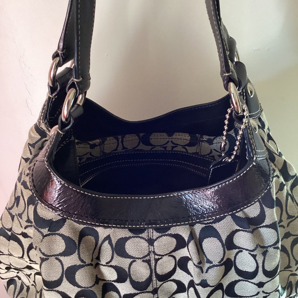 Coach Lynn Hobo Shoulder Signature Purse Bag - Picture 12 of 17